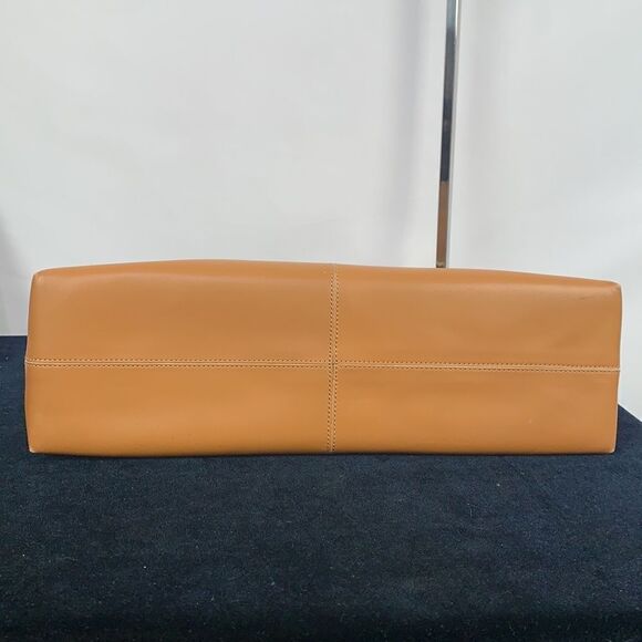 Tod’s tan leather satchel bag - Picture 6 of 11